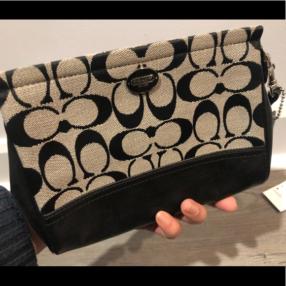 Coach wristlet - Picture 2 of 4